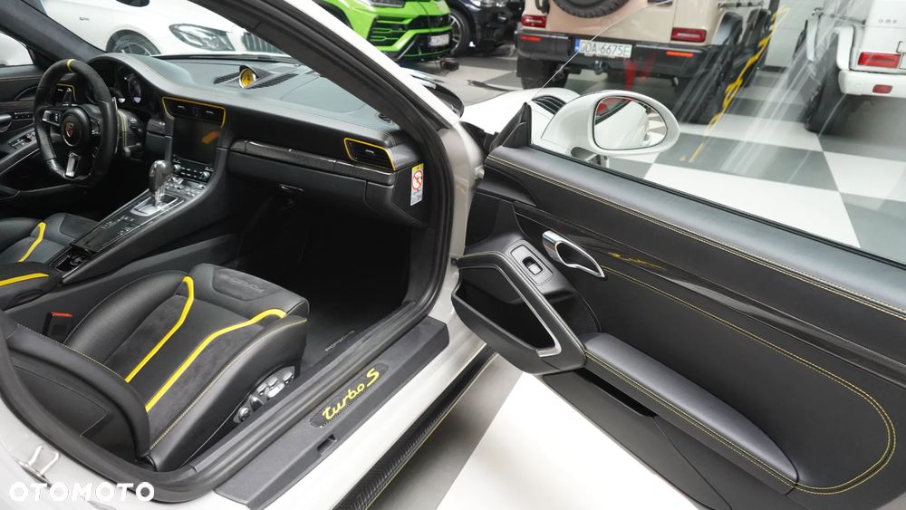 Porsche 911 Turbo S - 8