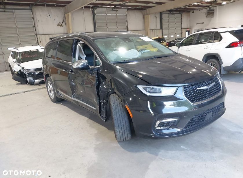 Chrysler Pacifica - 1