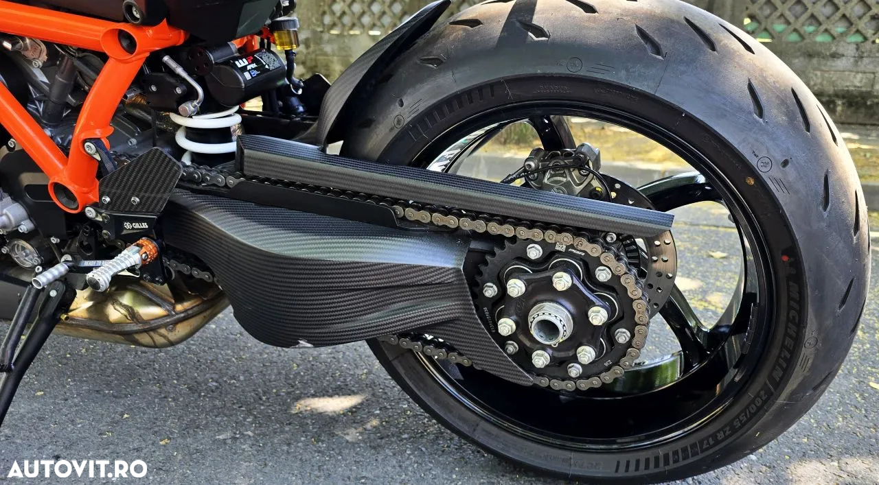 KTM 1390 Super Duke - 3