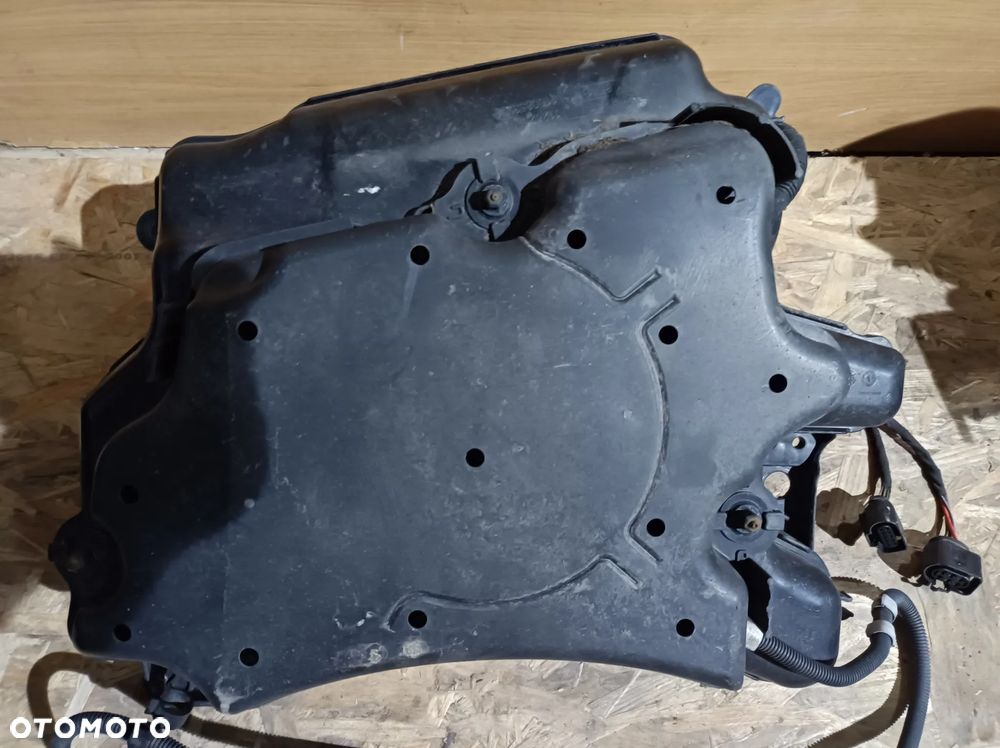 Zbiornik bak AdBlue Skoda Octavia III 2019r. 5Q0131877F - 7