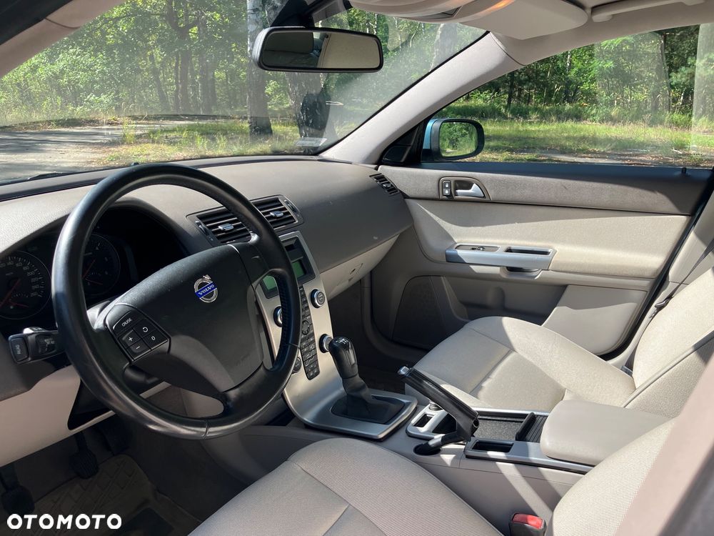 Volvo S40 2.0D - 13