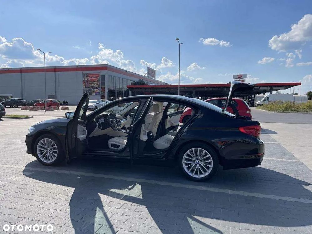 BMW Seria 5 518d Luxury Line sport - 3