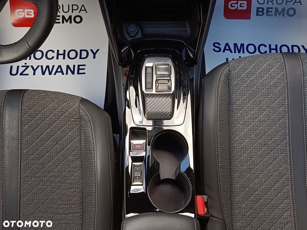 Peugeot 2008 1.2 PureTech Allure S&S EAT8 - 29
