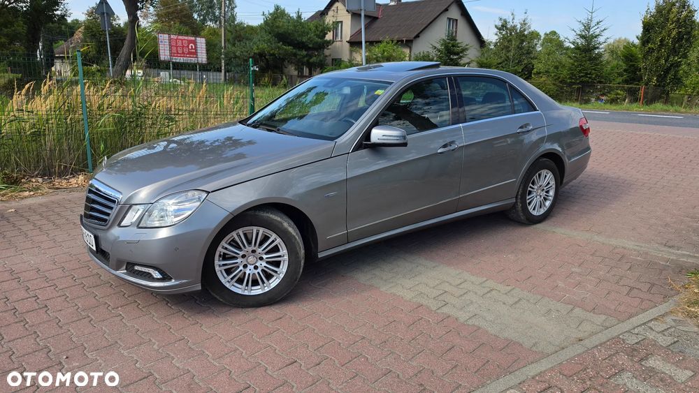 Mercedes-Benz Klasa E 250 CGI BlueEFFICIENCY 7G-TRONIC Elegance - 28