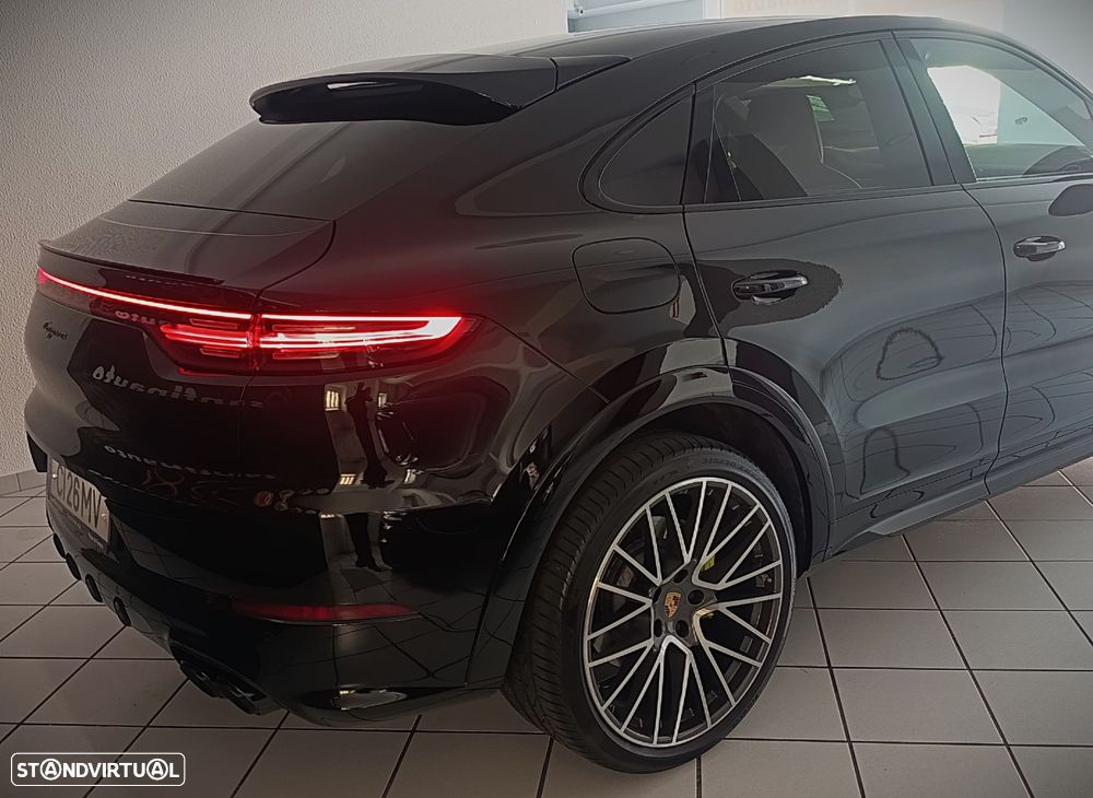 Porsche Cayenne Coupé E-Hybrid Black Edition - 9