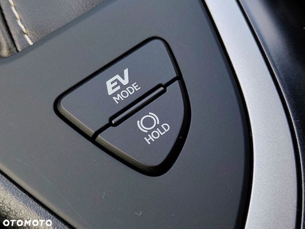 Lexus UX 250h GPF F Impression 2WD - 29