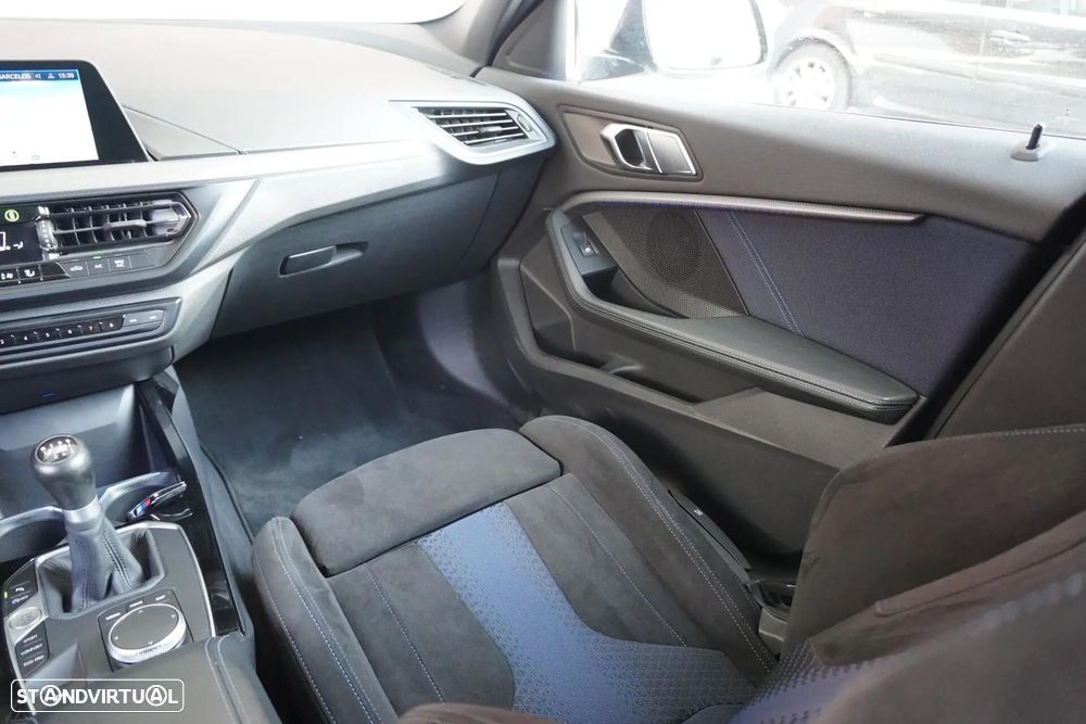 BMW 116 d Pack Desportivo M - 23