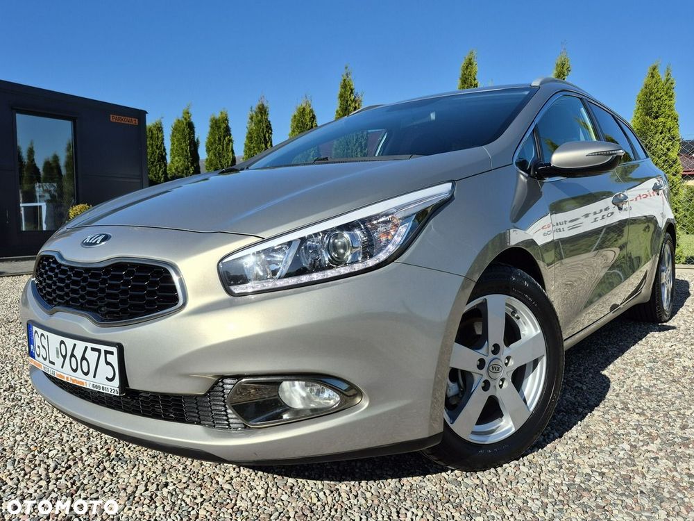 Kia Ceed - 11