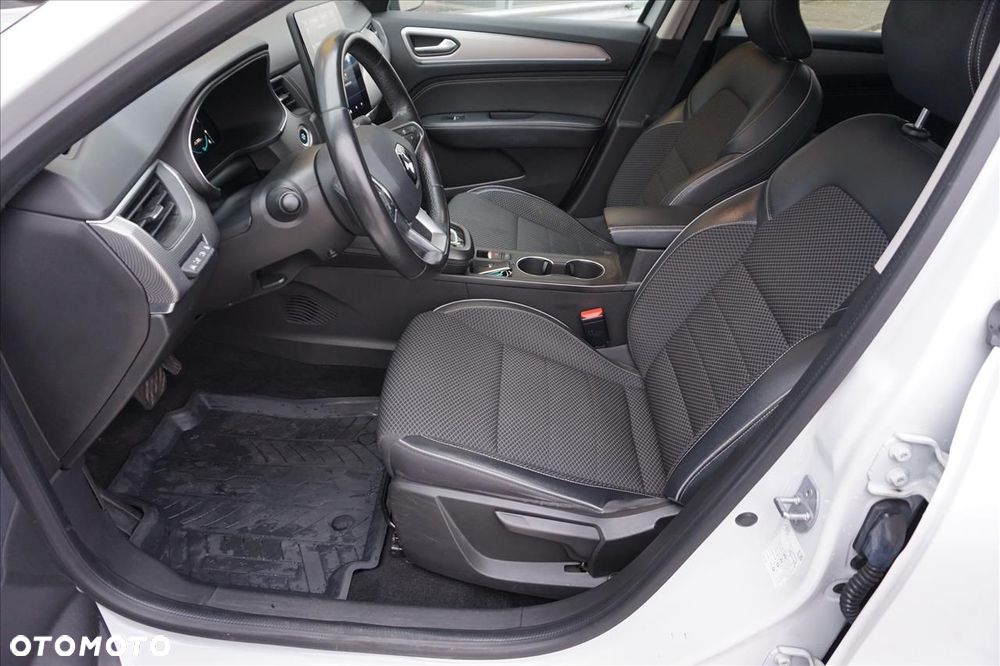 Renault Arkana 1.6 E-TECH Intens MMT - 12