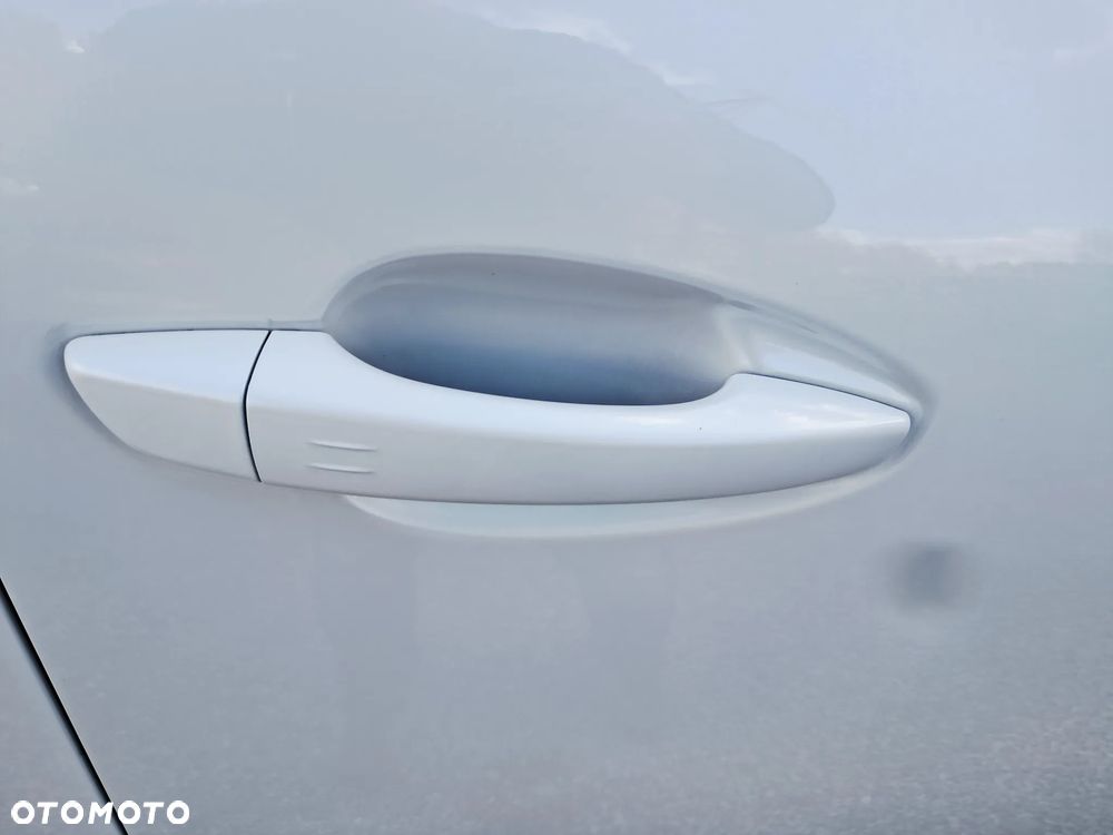 Peugeot 3008 1.6 BlueHDi Allure S&S EAT6 - 24