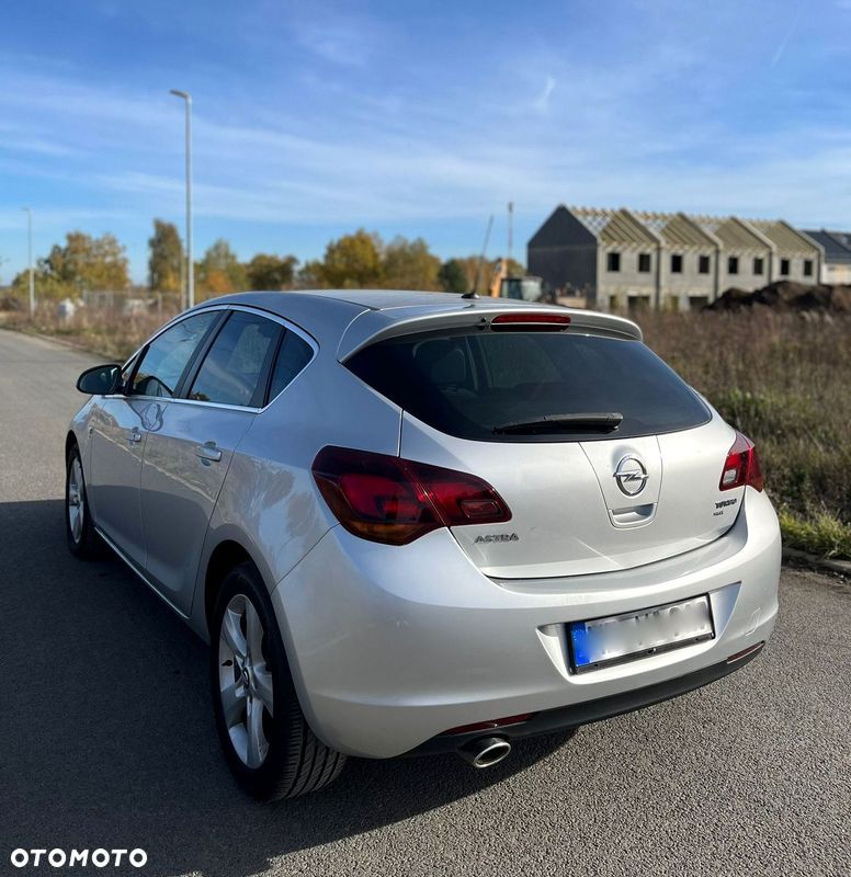 Opel Astra 1.6 Turbo Sport - 4