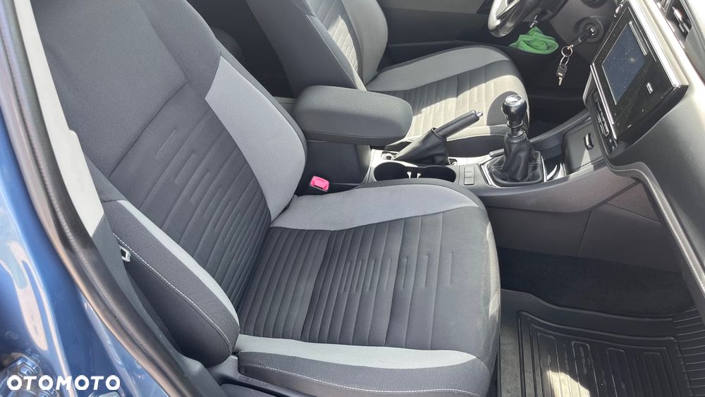 Toyota Auris 1.6 Premium + - 28