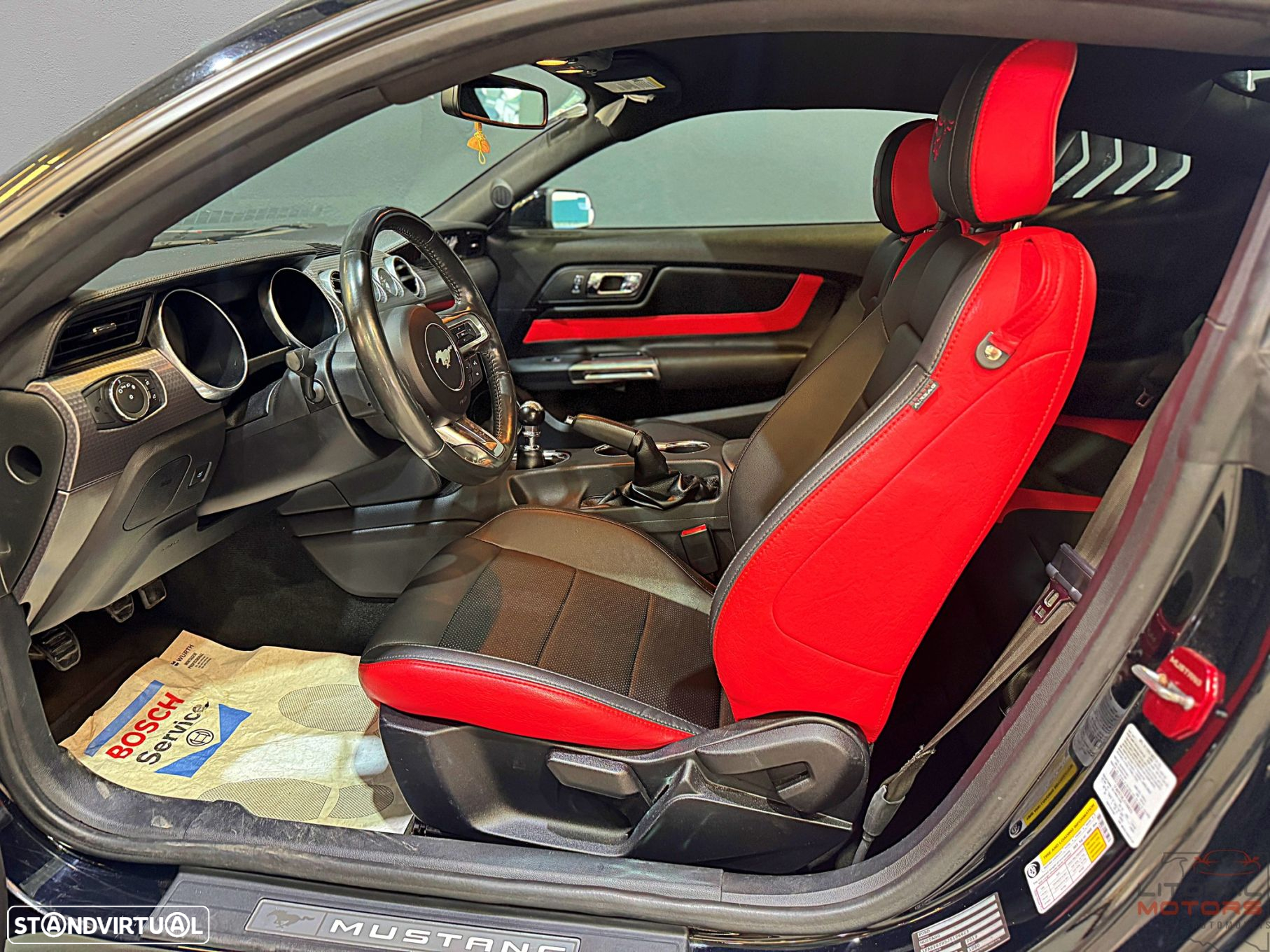 Ford Mustang 2.3i EcoBoost - 13