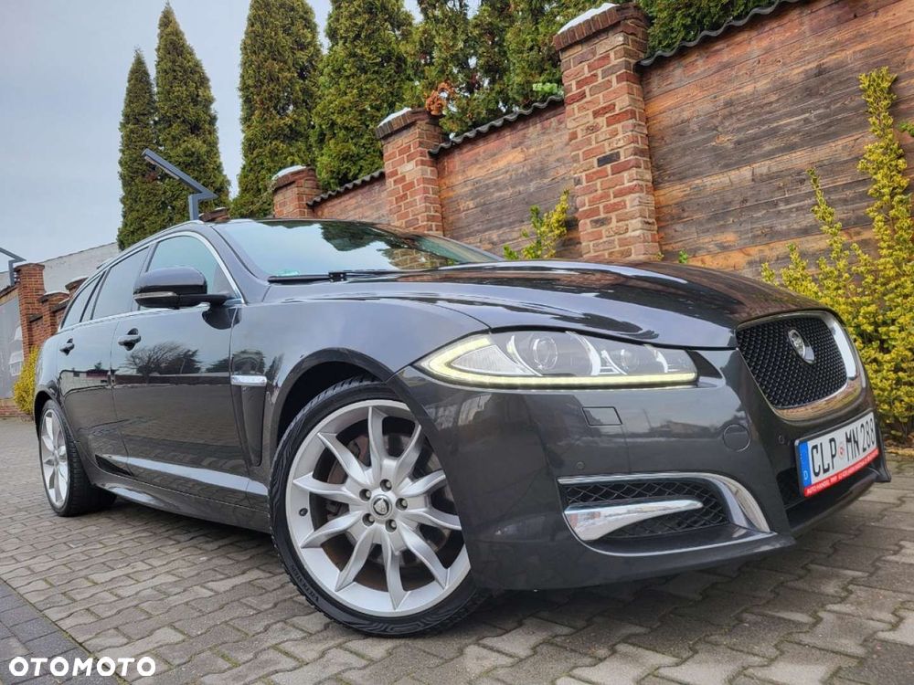 Jaguar XF - 12
