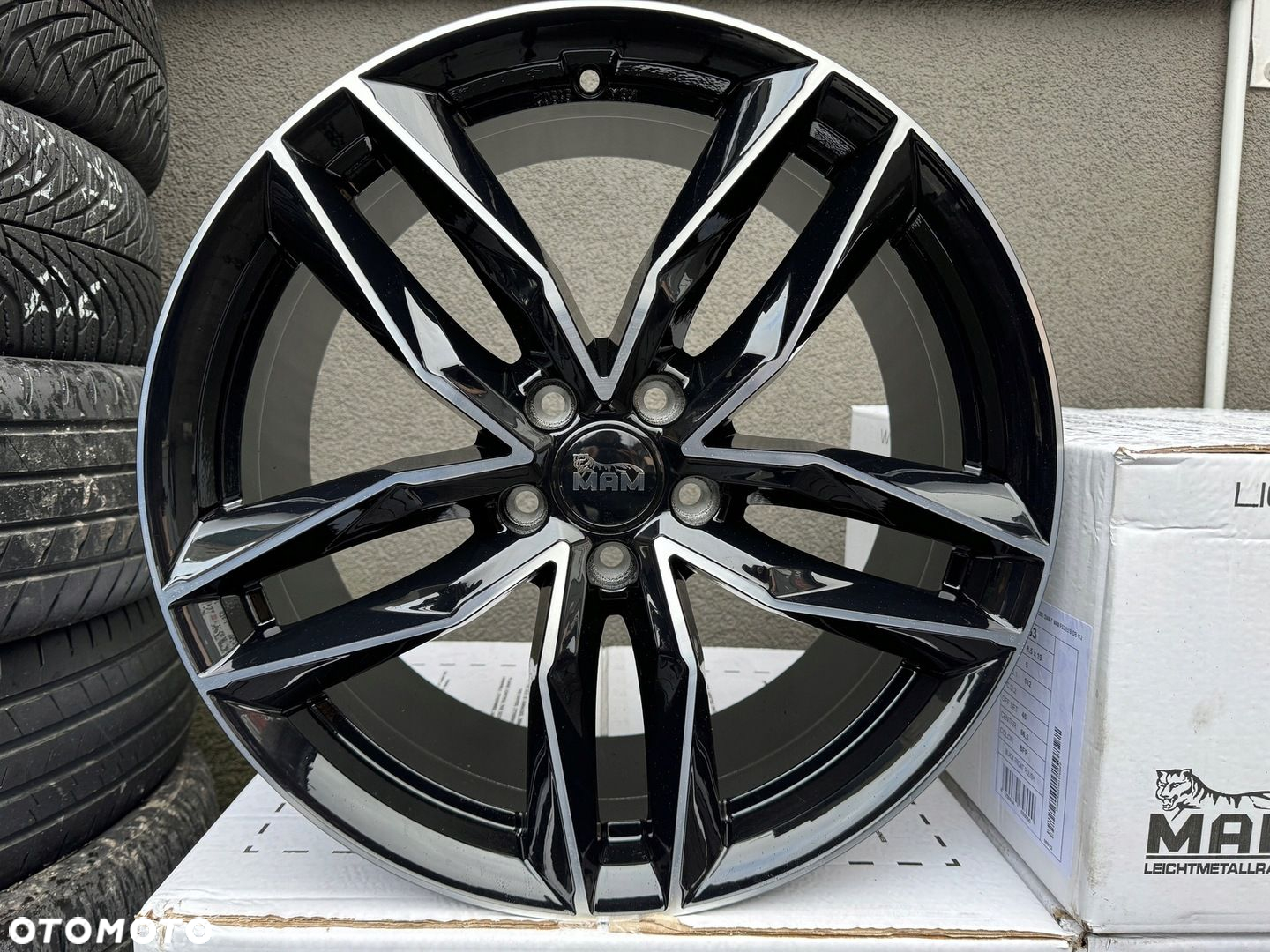 Felgi 19cali MAM Audi A3 S3 A4 A6 S4 S6 Q2 Q3 A8 ET45 5x112 - 5