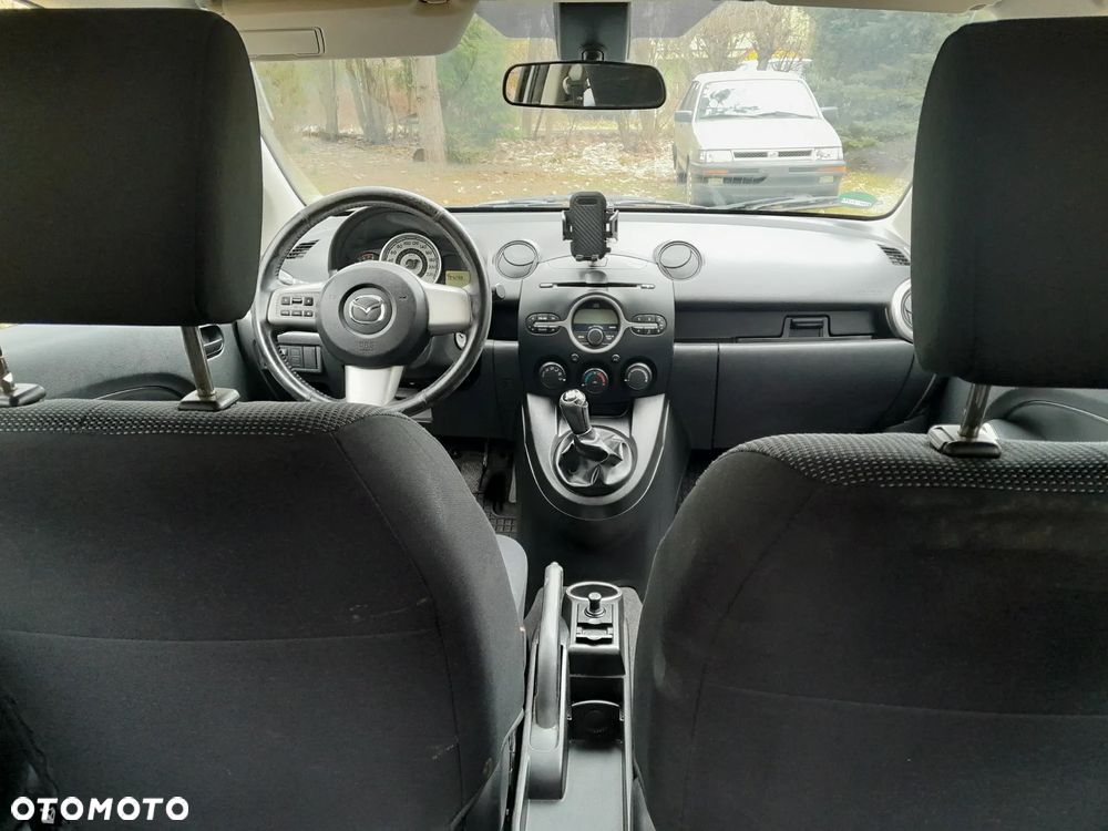 Mazda 2 - 8
