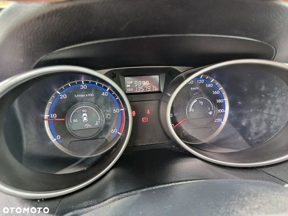 Hyundai ix35 1.7 CRDi 2WD blue Finale Silver - 10