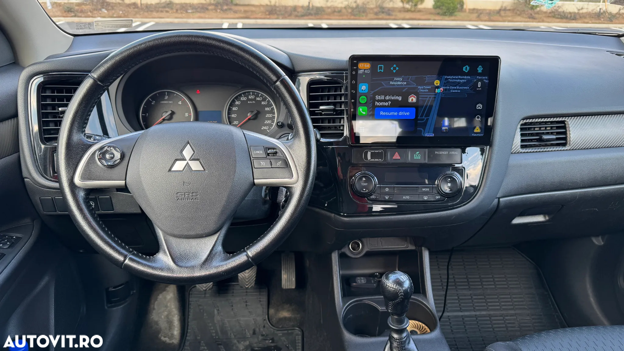 Mitsubishi Outlander - 9