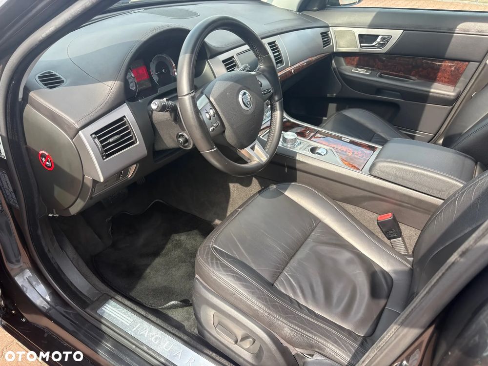 Jaguar XF 3.0 V6 Luxury - 13