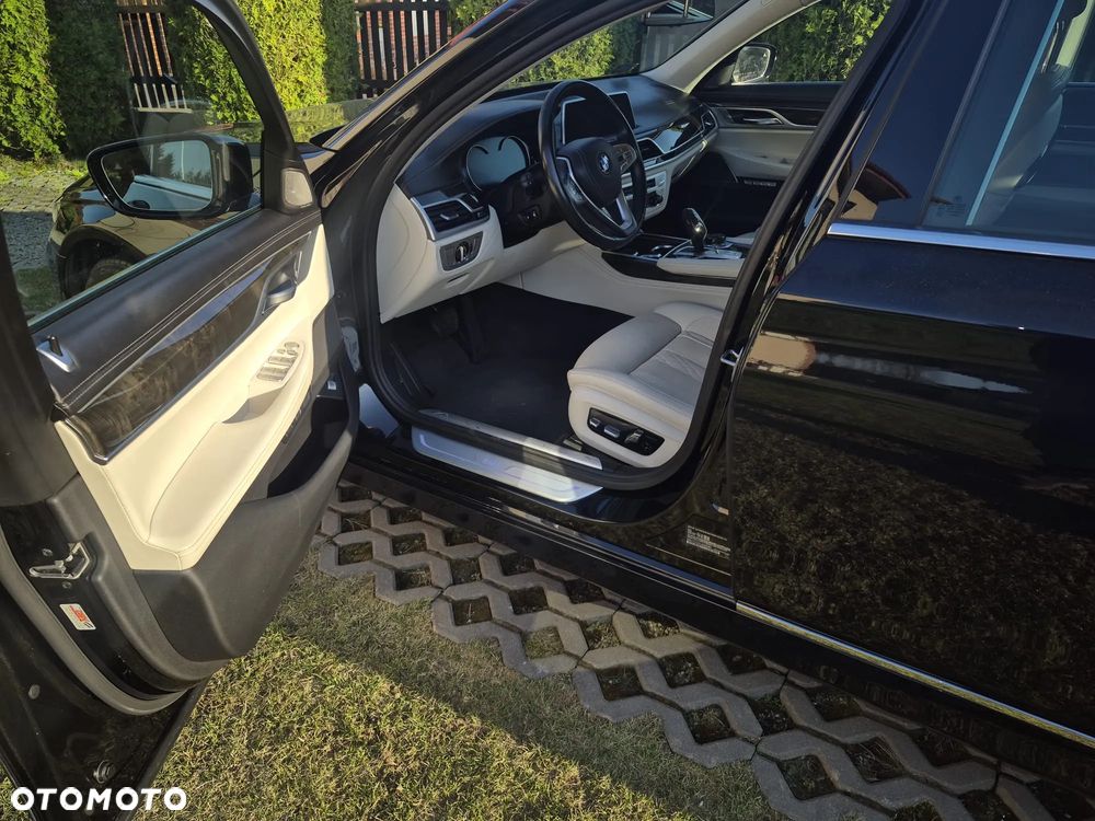 BMW Seria 7 750i xDrive Edition Exclusive - 5