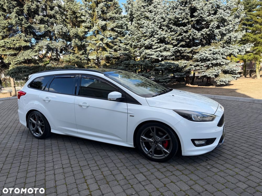 Ford Focus 1.5 EcoBoost ST-Line - 9