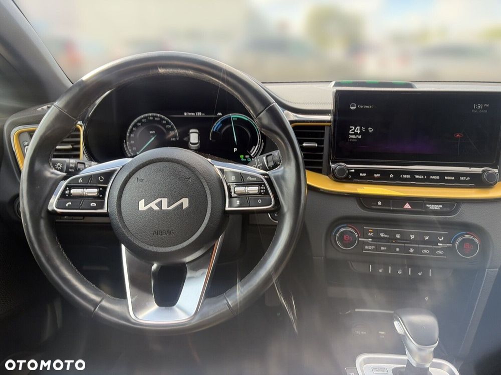 Kia XCeed - 14