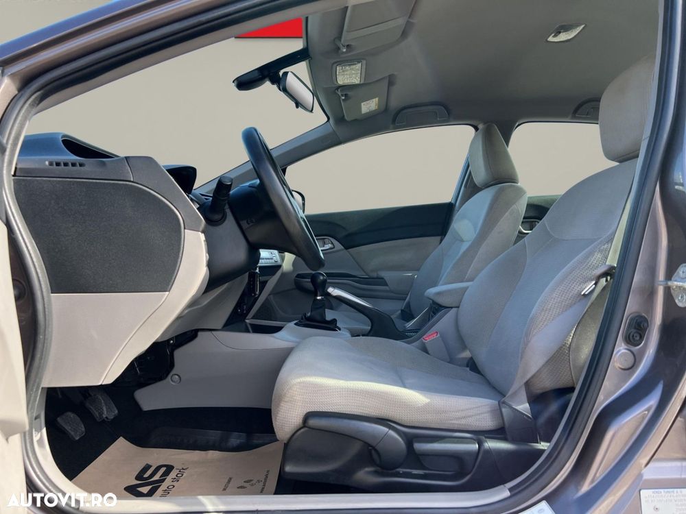 Honda Civic 1.8 i-VTEC Comfort - 13