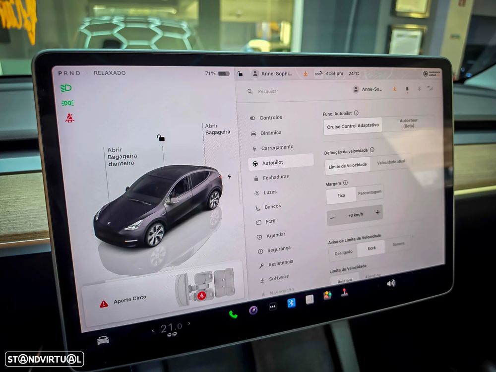 Tesla Model Y - 26