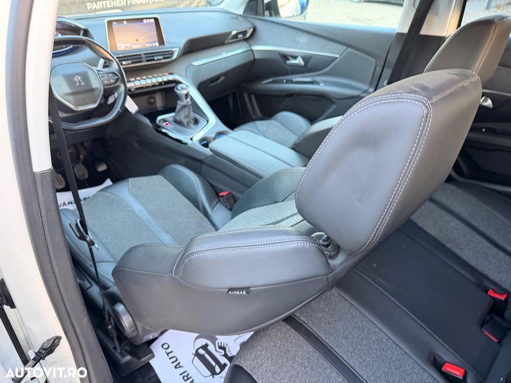 Peugeot 3008 PureTech 130 Stop & Start GPF Allure - 8