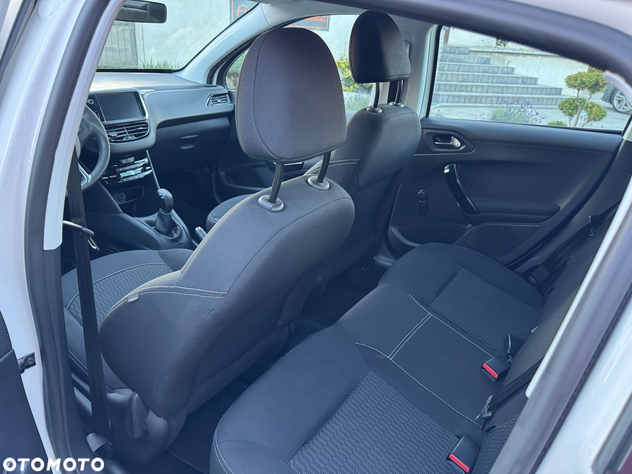 Peugeot 208 1.2 PureTech Access - 12