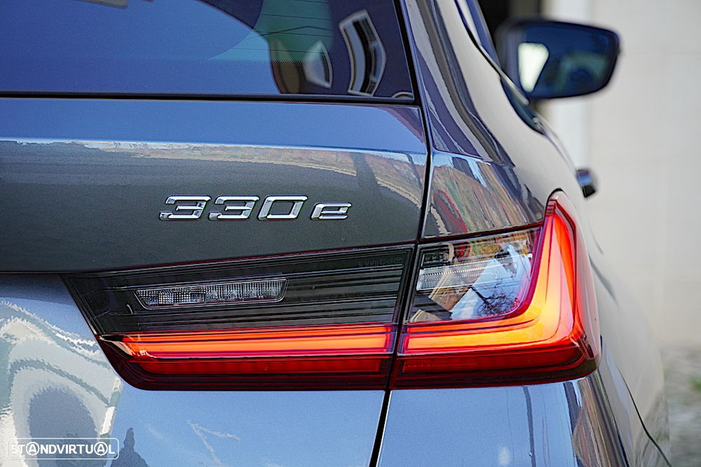 BMW 330 e Auto - 12