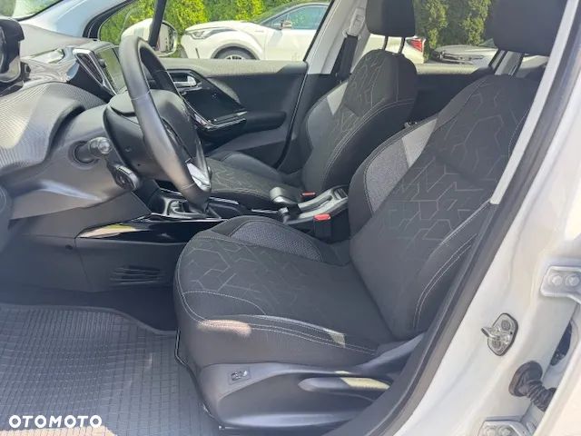 Peugeot 2008 - 9