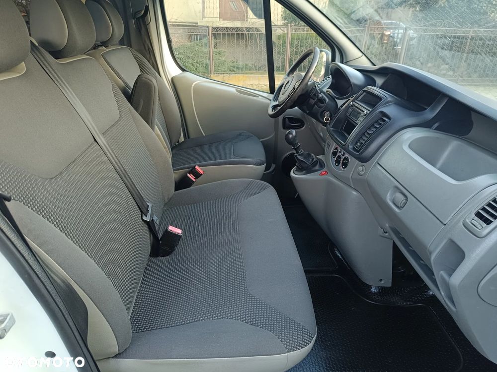 Opel Vivaro - 24