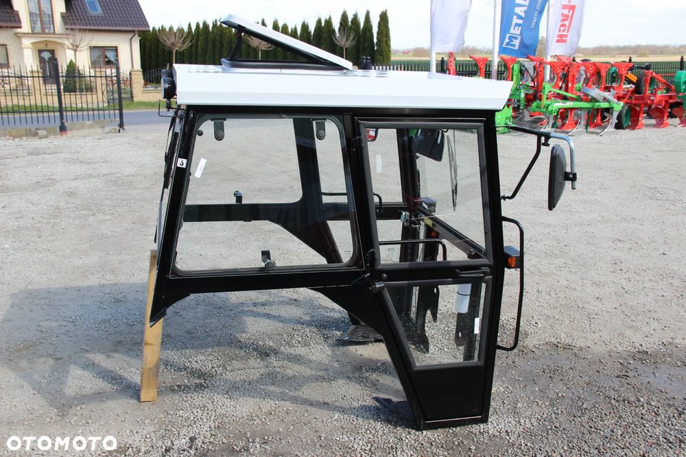 Kabina do ciągnika C-330 bez błotników Naglak "Elegant"  RAL 7035 - 2