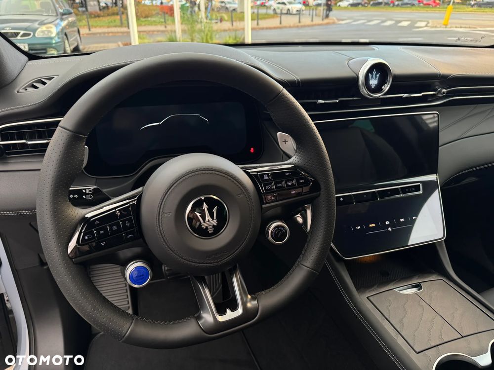Maserati Grecale mHEV GT - 15