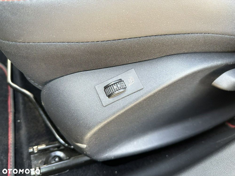 Peugeot 2008 BlueHDi FAP 120 STOP & START GT-Line Edition - 25