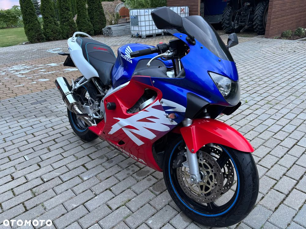 Honda CBR - 1