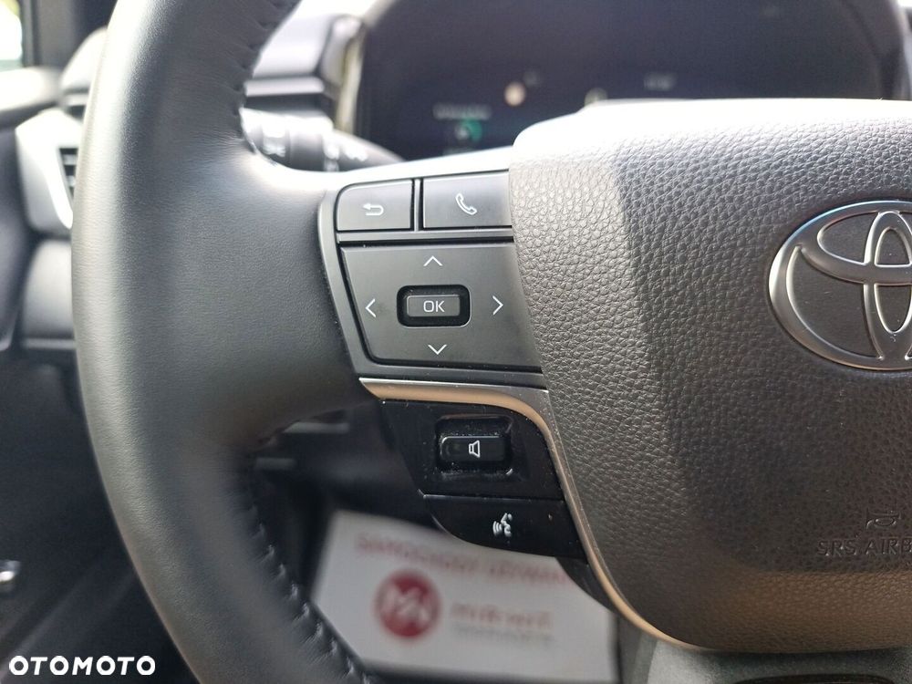 Toyota Camry - 30