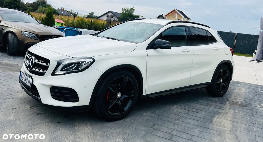 Mercedes-Benz GLA 180 d 7G-DCT AMG Line - 2