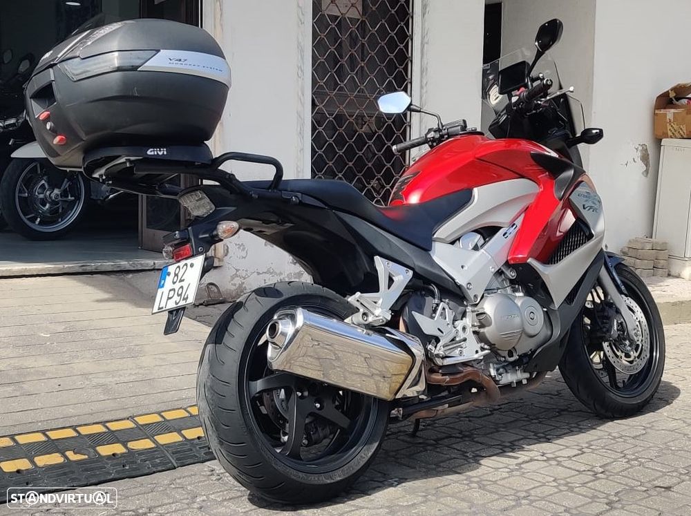 Honda VFR 800X Crossruner - 10