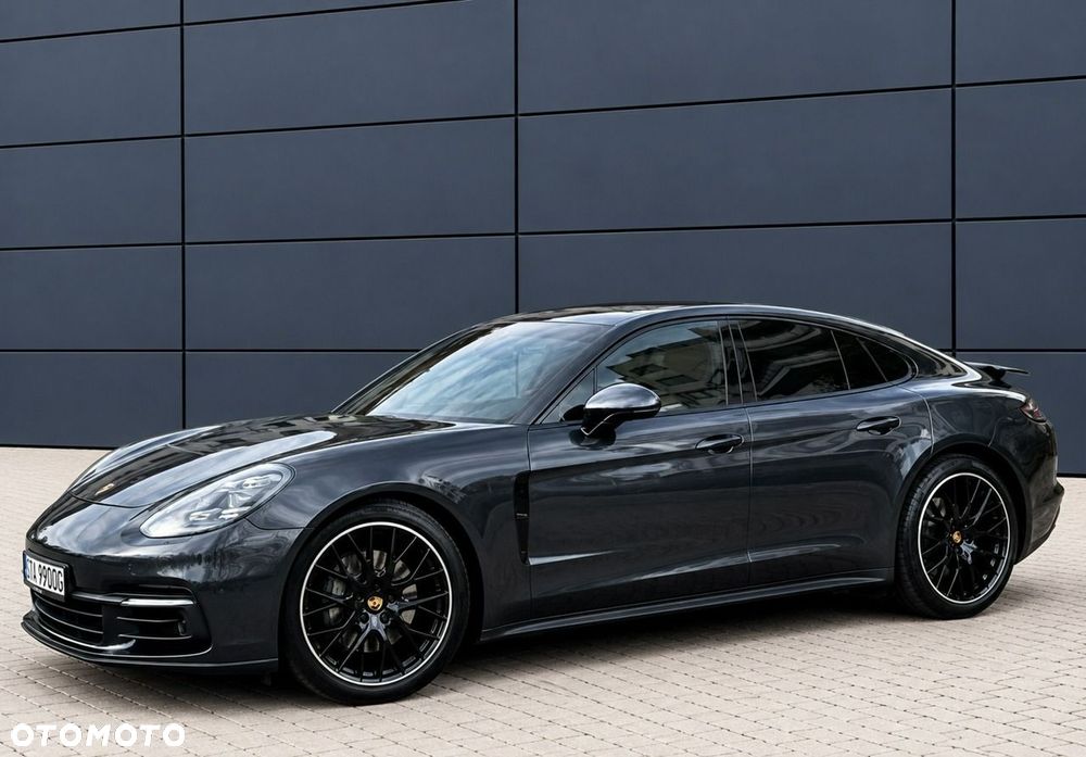 Porsche Panamera 4S Executive - 27