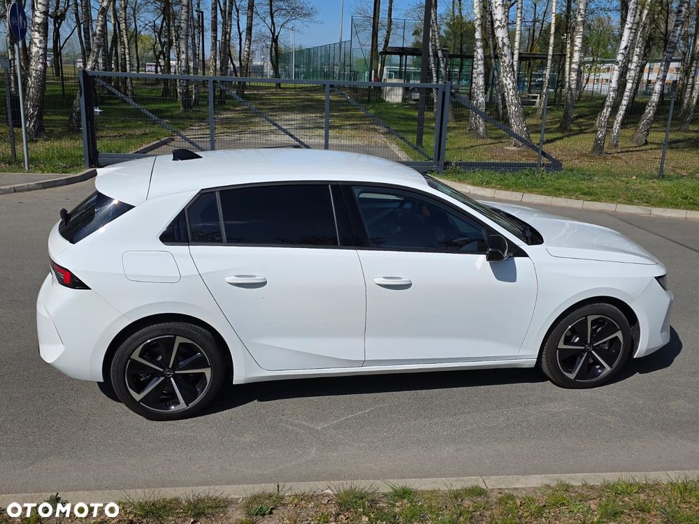 Opel Astra 1.6 T Plug-in Hybrid GSe - 27