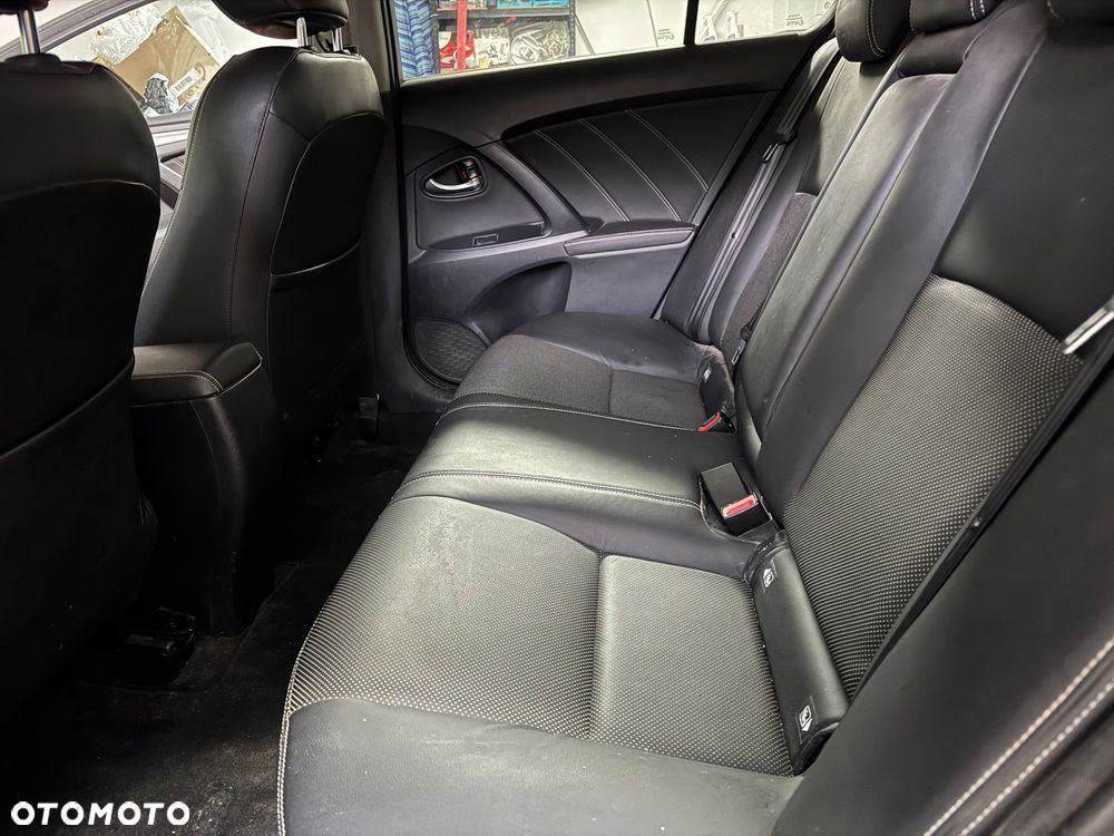 Toyota Avensis 2.0 D-4D Premium - 10