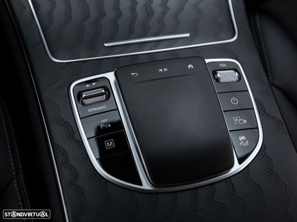 Mercedes-Benz GLC 300 de 4Matic 9G-TRONIC AMG Line — fotografia 23