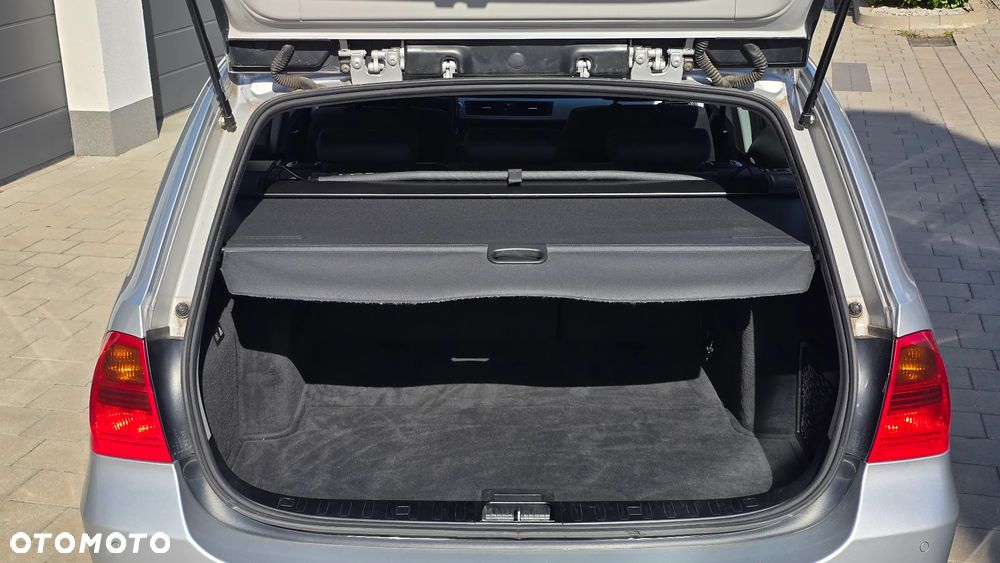 BMW Seria 3 320d - 30
