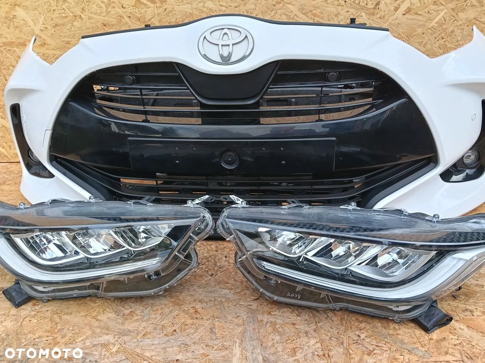 zderzak pas przedni belka błotnik chłodnice lampy Toyota Yaris IV 1.5 Hybrid - 30