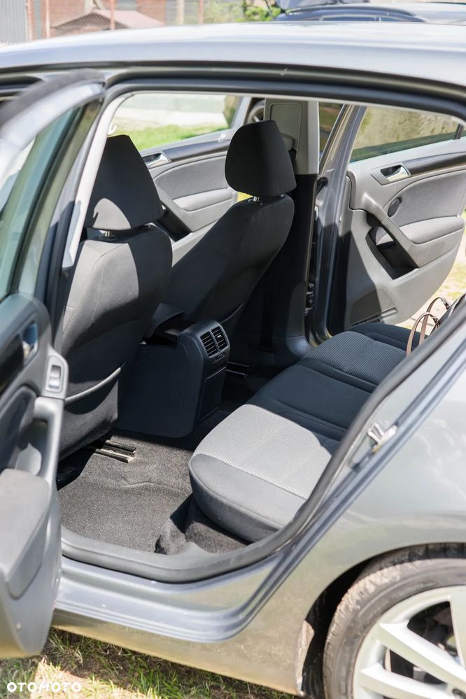 Volkswagen Golf - 8