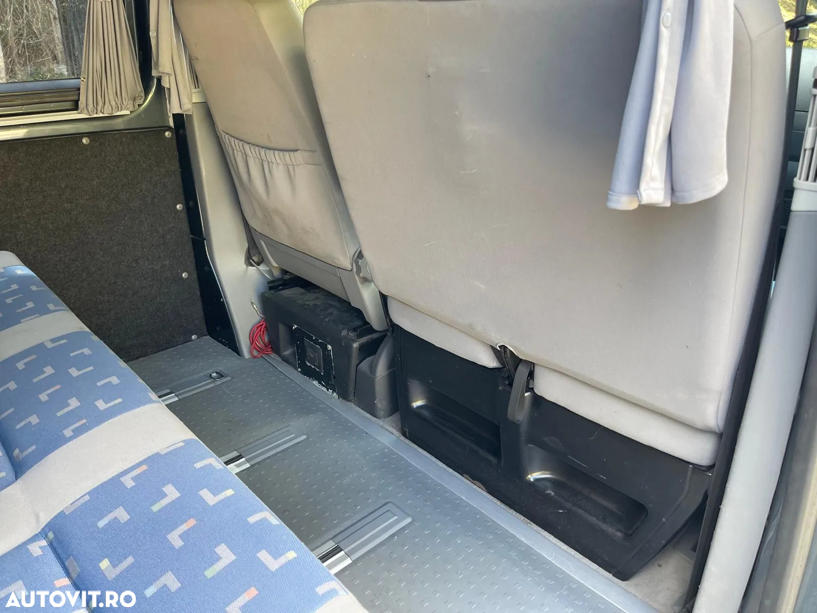 Volkswagen Caravelle - 6