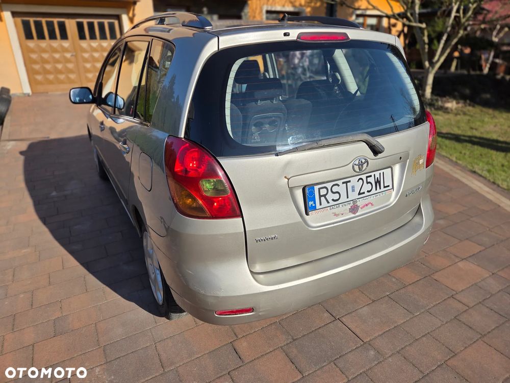 Toyota Corolla Verso 1.6 Terra - 2