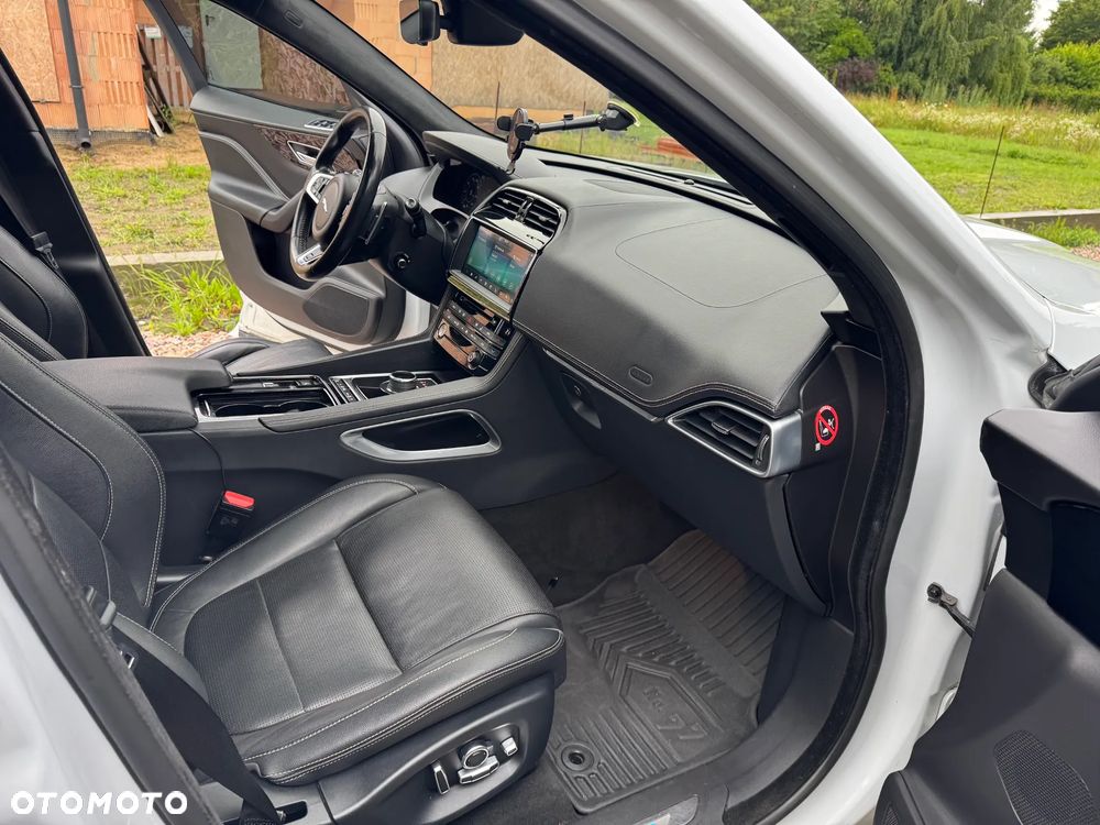 Jaguar F-Pace 2.0 i4P AWD R-Sport - 21